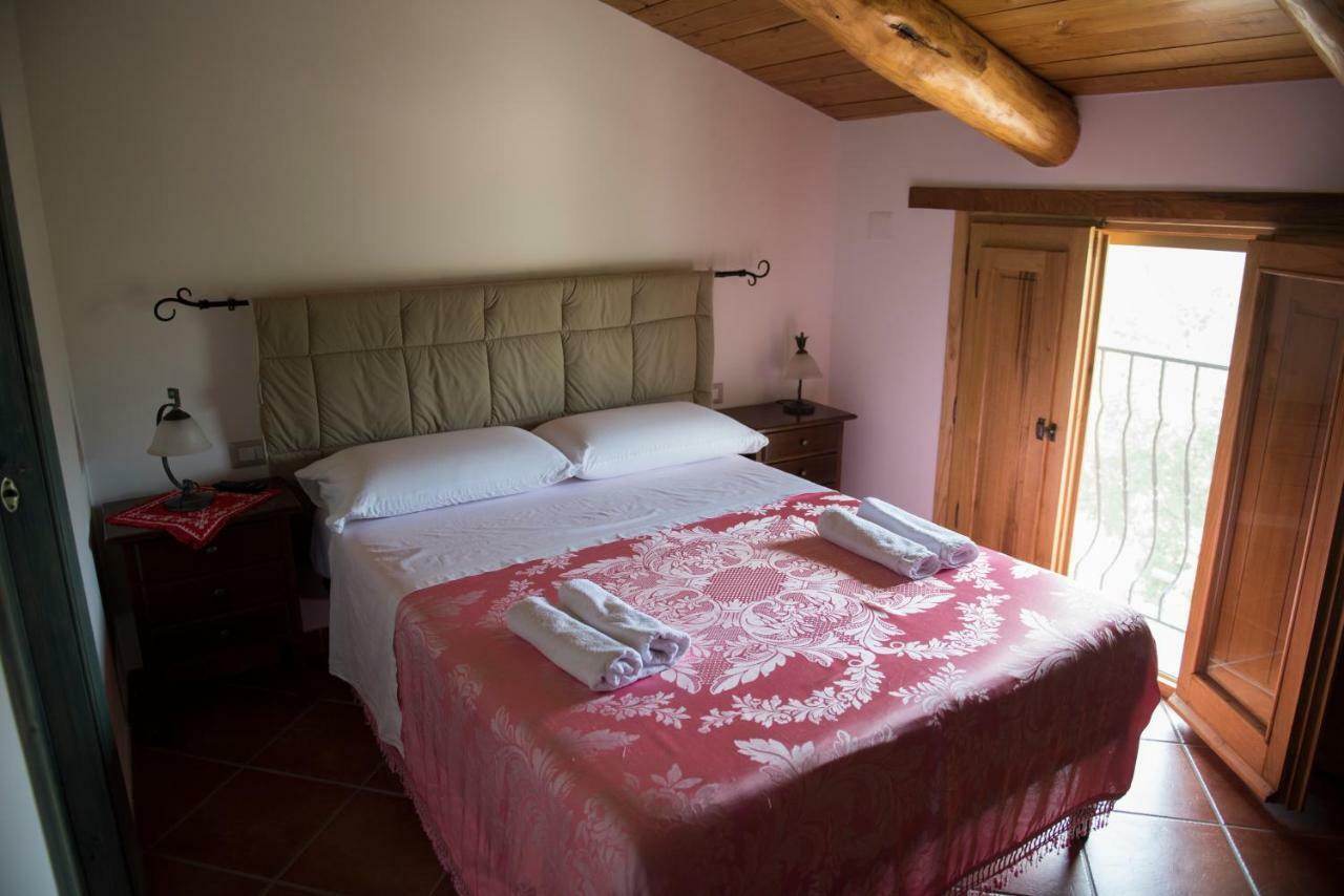B&B Rifugio Tra Gli Ulivi Campagna Ngoại thất bức ảnh