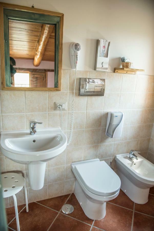 B&B Rifugio Tra Gli Ulivi Campagna Ngoại thất bức ảnh